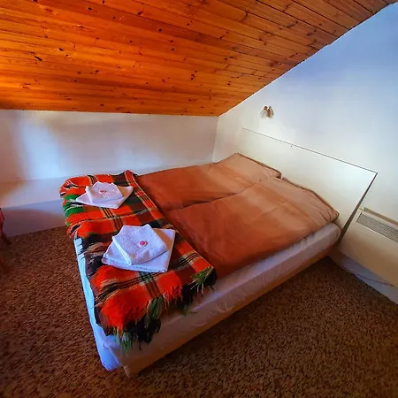 Къща За Гости Изгрев Holiday home *