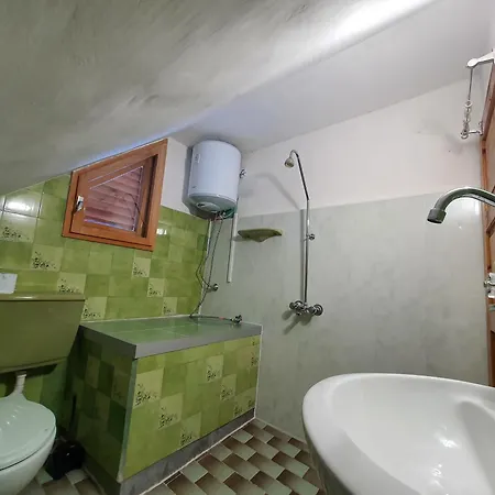 Къща За Гости Изгрев Holiday home *